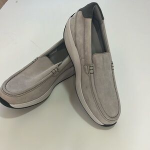 MBT Sneakers, loafers, leather uppers gray US men’s size 8 in NWOT